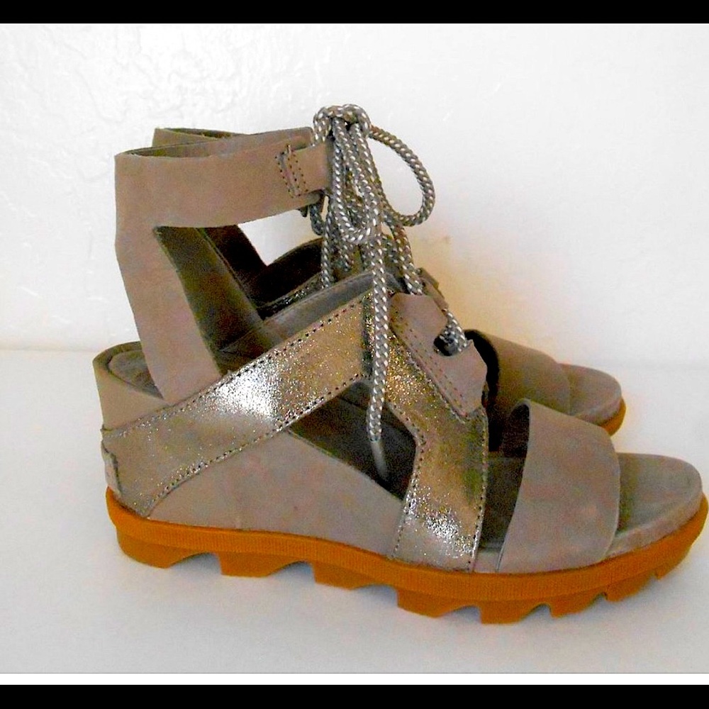 SOREL Sandal originally $150 Size: 8 Sorel 
Like new
Great condition